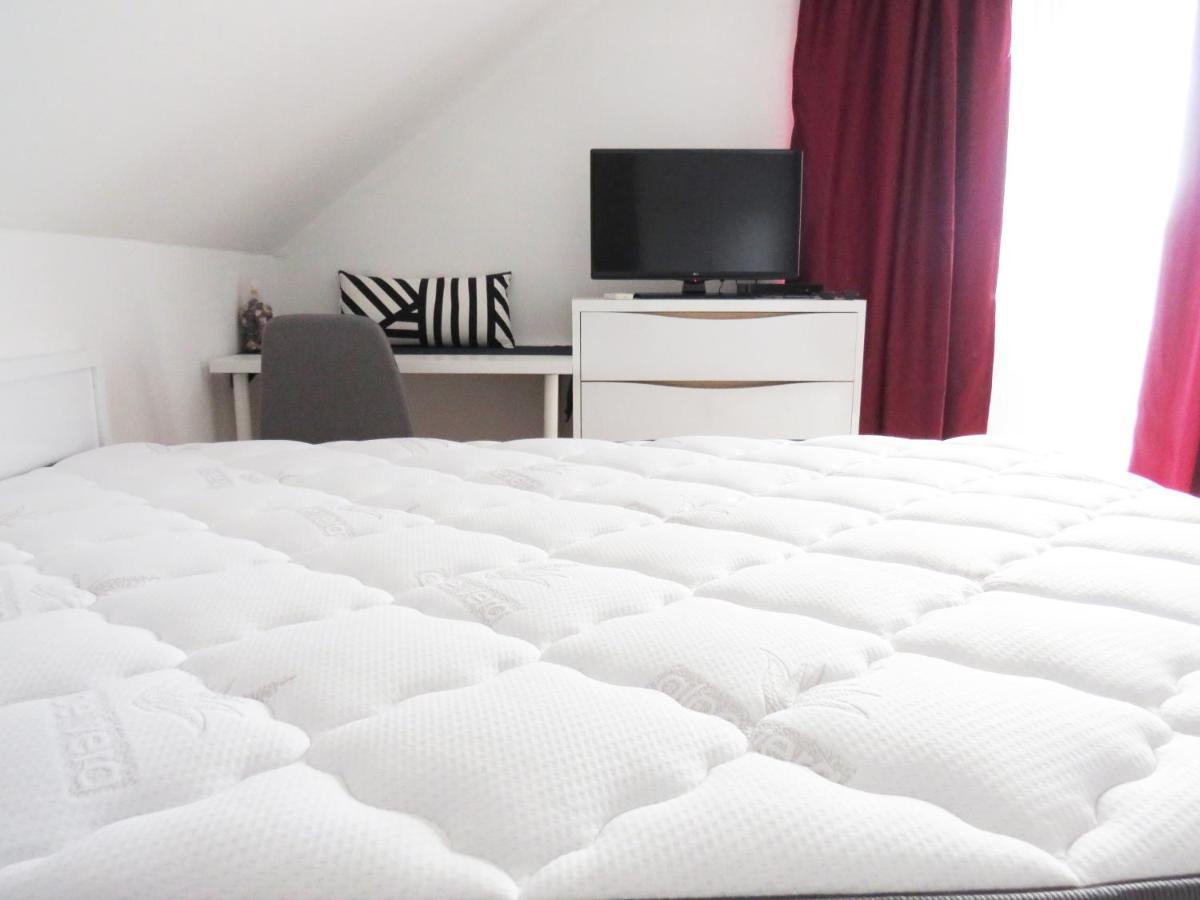 Art Inn Apartmanhaz Balaton-Gyenesdiás エクステリア 写真