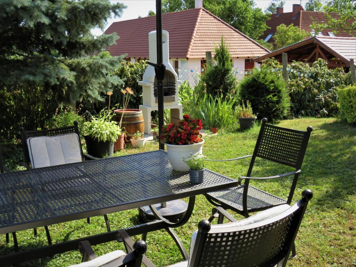 Art Inn Apartmanhaz Balaton-Gyenesdiás エクステリア 写真
